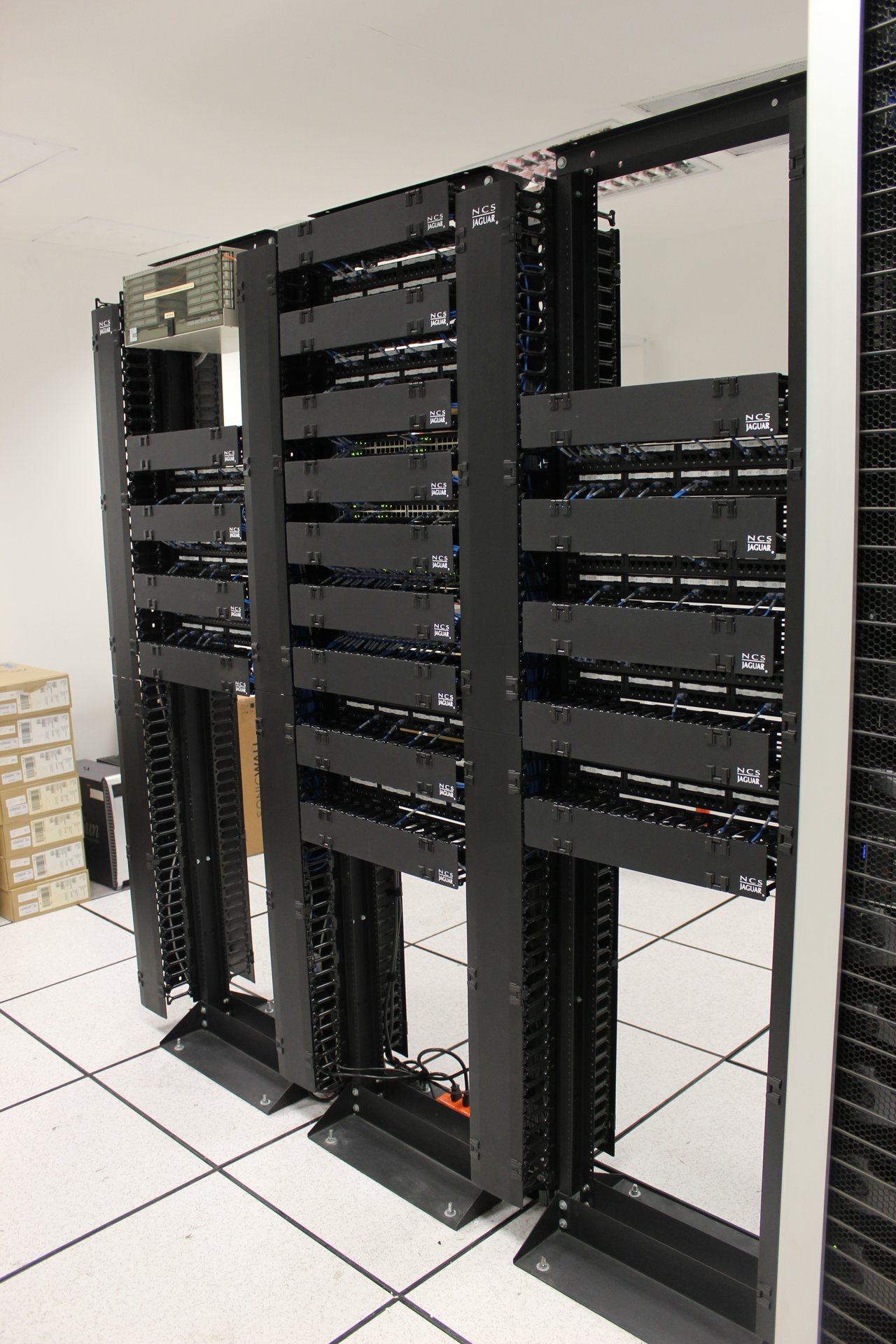 Infraestructura crítica y racks implementados por BSNET